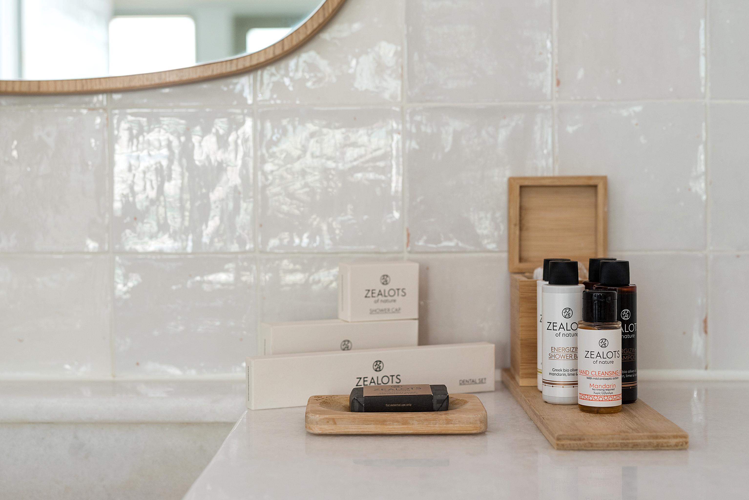 מלון Coco-Mat Athens Jumelle מראה חיצוני תמונה A selection of amenities by ZEALOTS