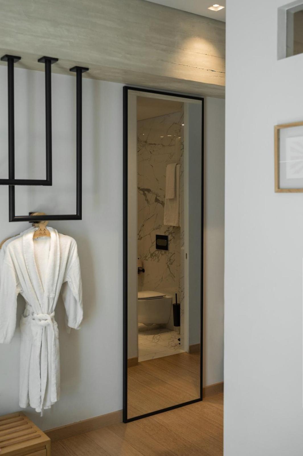 מלון Coco-Mat Athens Jumelle מראה חיצוני תמונה A bathrobe hanging on a hanger
